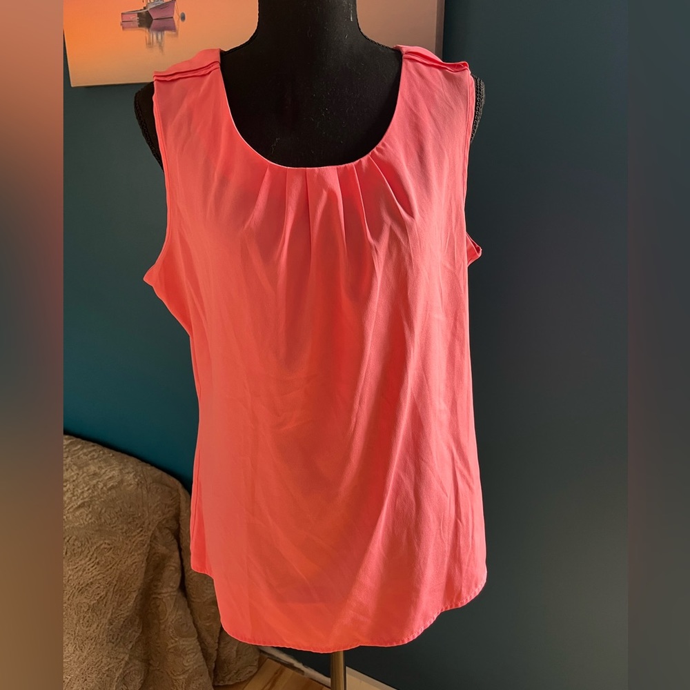 Banana Republic pink sleeveless blouse Size L
